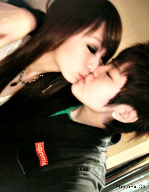 173_kiss6.jpg