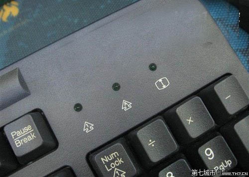 Win10预览版9879键盘指示灯不亮怎么办 三联