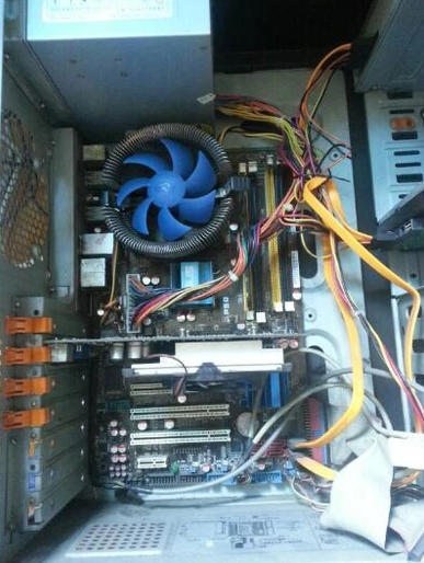 显示器不亮